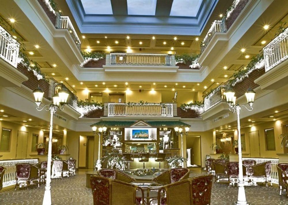 Savoy Suites Нойда Экстерьер фото