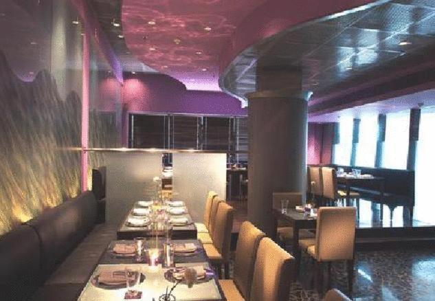 Savoy Suites Нойда Ресторан фото