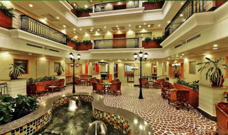 Savoy Suites Нойда Интерьер фото
