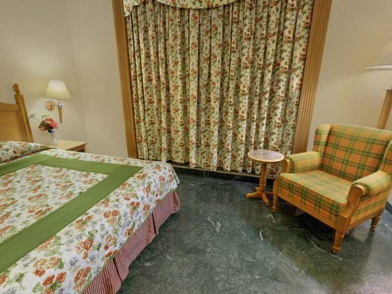 Savoy Suites Нойда Номер фото