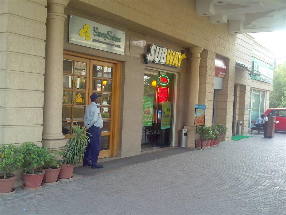 Savoy Suites Нойда Экстерьер фото
