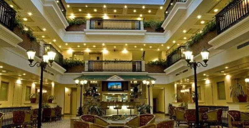 Savoy Suites Нойда Экстерьер фото