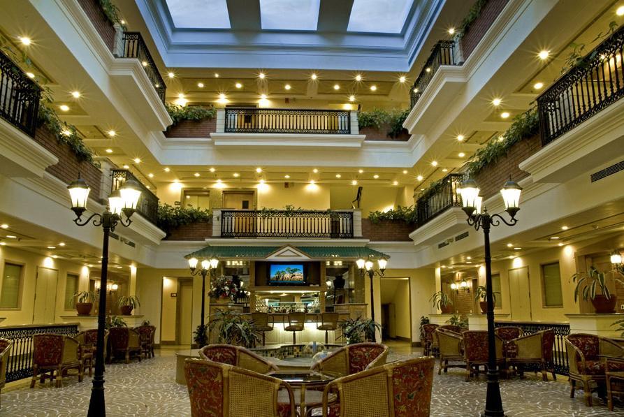 Savoy Suites Нойда Интерьер фото