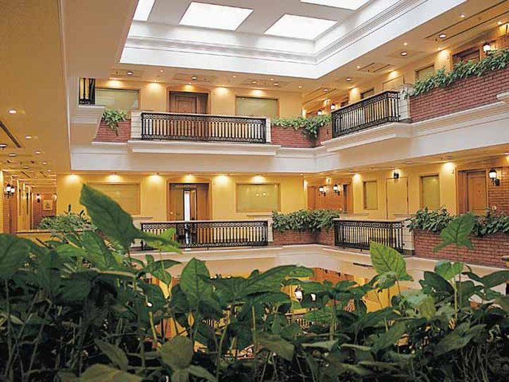 Savoy Suites Нойда Экстерьер фото